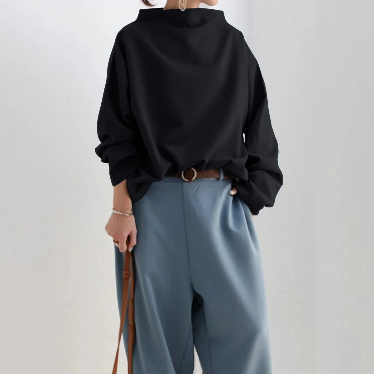 Lola - Elegant Sweater