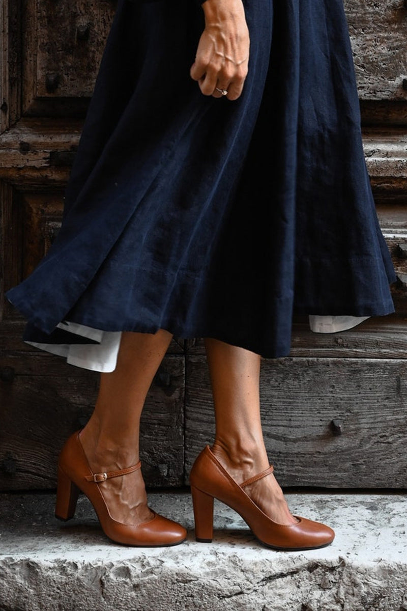 Bravina | Chic-strap sandals on a low heel – elegant and comfortable for everyday wear